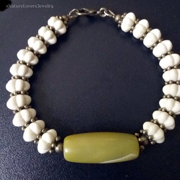 Unique Thick Chunky! One-of-a-kind Bracelet w. Green Agate + Cream Pumpkin Beads - Picture 3 of 9